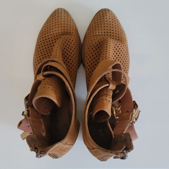 Jeffrey Campbell Everly Booties - Picture 7 of 12